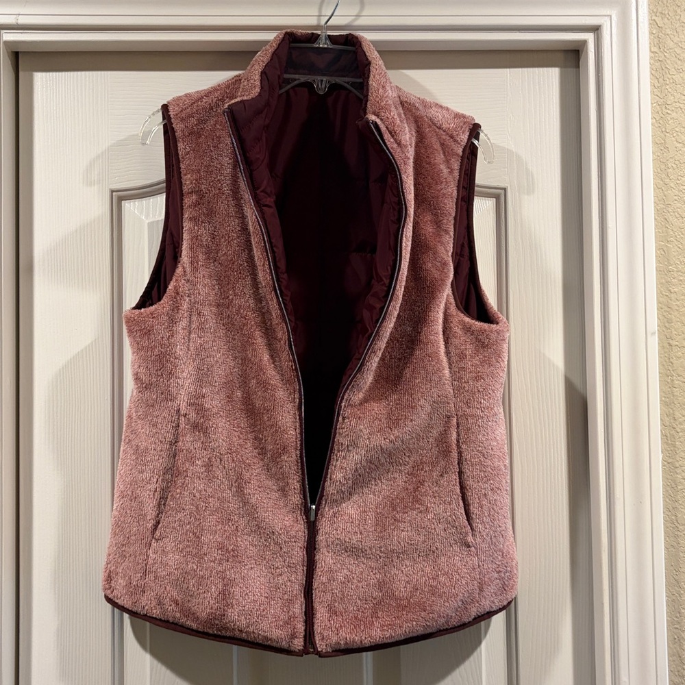Free Country Women's Reversible Quilted Puffer Vest - Burgundy size M like new - Picture 5 of 7